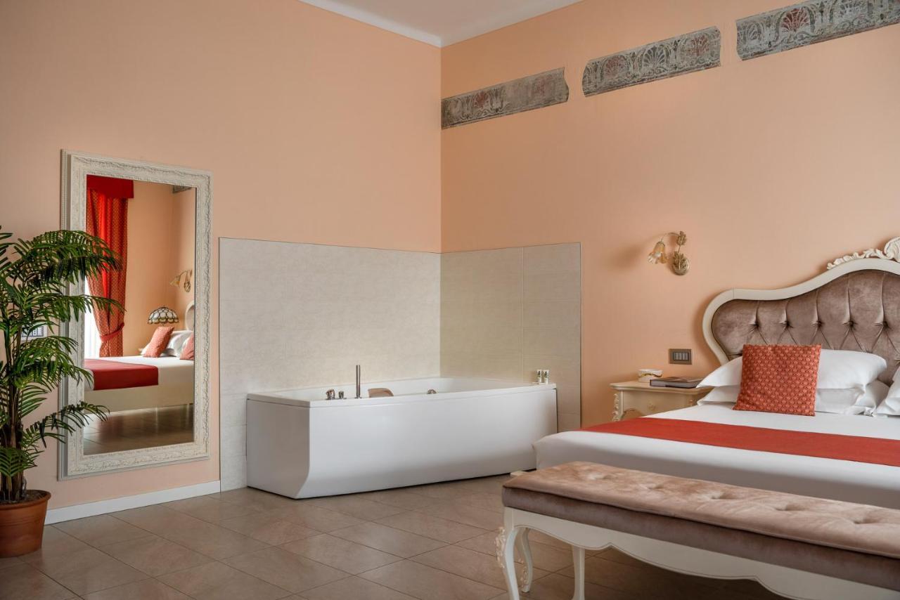 Hotel Mayer & Splendid - Wellness E Spa Desenzano del Garda Esterno foto